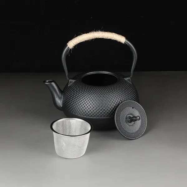 Round with dots teapot