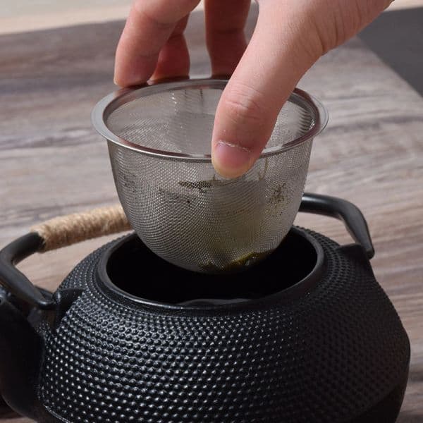 Round with dots teapot — view 3