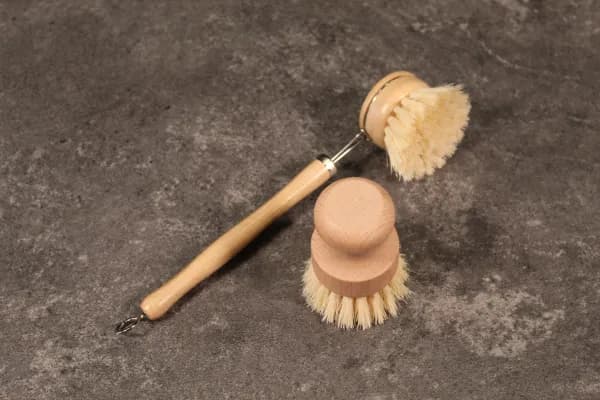2-piece bamboo brush set
