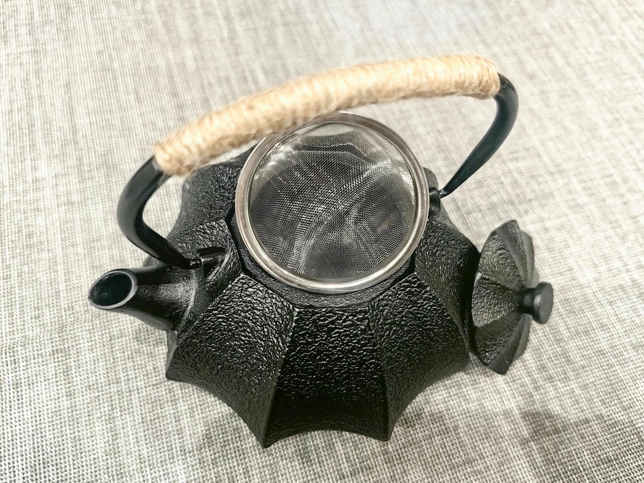 Japanese classic cast iron teapot, 600ml — view 7